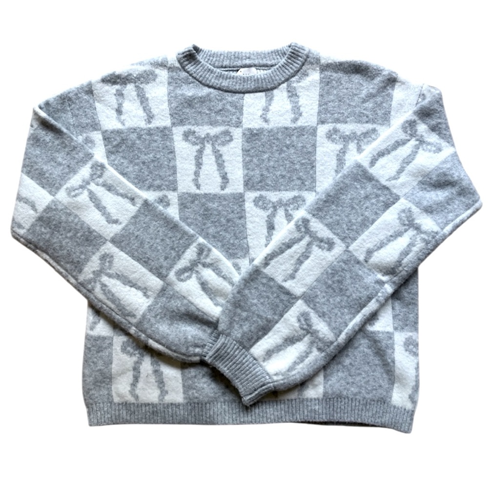 REDUCED🎈a new day Bow Crewneck Sweaters Gray and White Women's Sweater - Picture 4 of 5